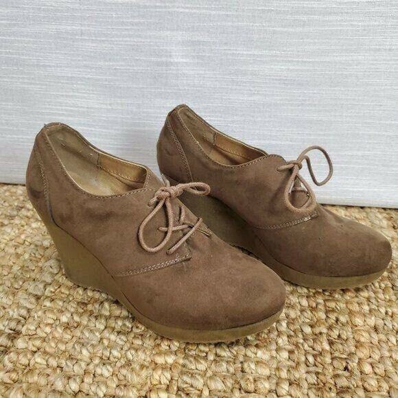 X Appeal Merrit Womens Bootie Size 7 Tan Suede Almond Toe Lace Up Wedge - Picture 2 of 5